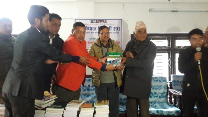 गुप्तेश्वरका विद्यार्थीहरुलेनै गरे क्याम्पसको पुस्तककालयलाई पुस्तक हस्तान्तरण