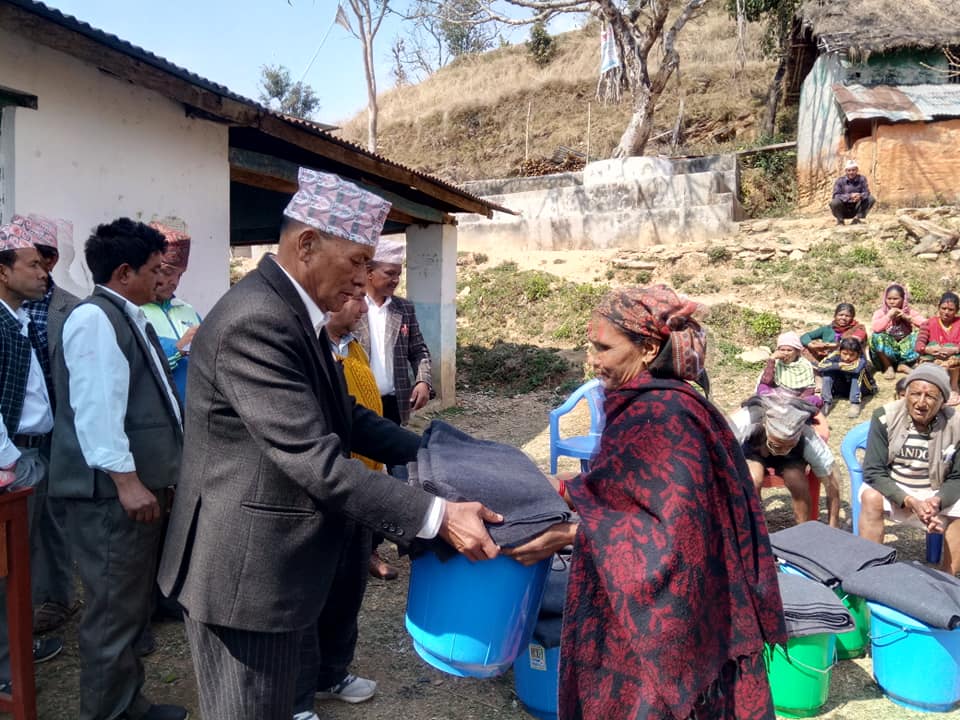 नेपाल रेडक्रस सोसाईटी जिल्ला शाखा पर्वतले बिभिन्न सामग्रीहरु सहयोग
