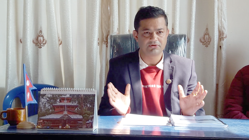 ओली गुटबाट बाहिरिए पदम गिरी, कुनै पनि भेला र बैठकमा सहभागी नहुने