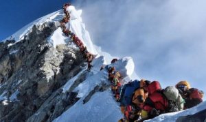 हिमाल आरोहणमा गएका १६ आरोहीको मृत्यु, दुई नेपाली पनि परे