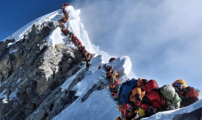 हिमाल आरोहणमा गएका १६ आरोहीको मृत्यु, दुई नेपाली पनि परे