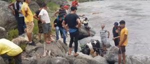 १५ दिनदेखि कालिगण्डकी नदीमा फसेको गोरुको उद्धार