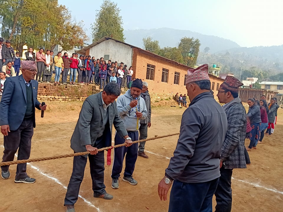 बुधबार छात्रा लठो तान्ने प्रतियोगिता र हाजिरजवाफ प्रतियोगिता सम्पन्न