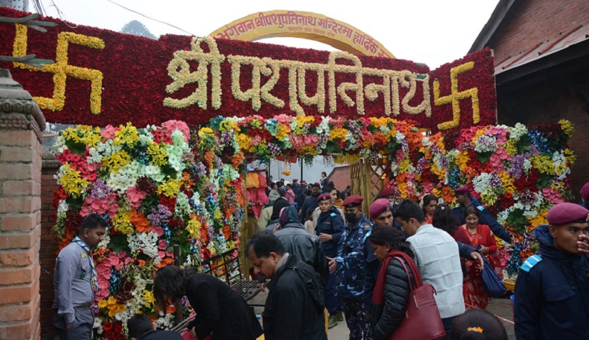 महाशिवरात्रिमा पशुपतिनाथको मन्दिरमा २० लाख तीर्थालु: फूलै फूलले ढकमक्क,
