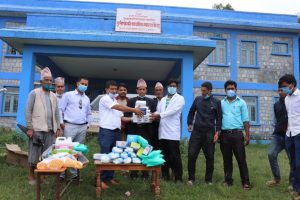 पर्वतको ठुलीपोखरी प्रथामिक स्वास्थ्य केन्द्रलाई स्वास्थ्य समाग्री सहयोग