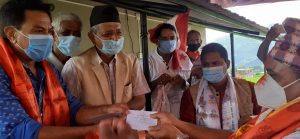 सांसद पदम गिरी गुटमा रमाएको भन्दै नेकपाका नेता कार्यकर्ता भकाभक काँग्रेस प्रवेश गर्न थाले