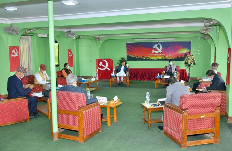 प्रचण्डको पछि पछि पेरिसडाँडा पुगे ओली
