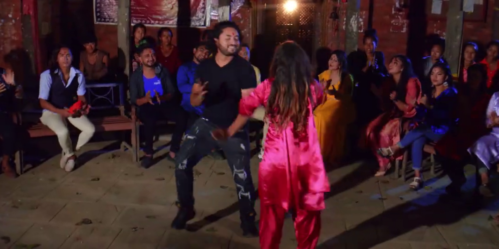 १८ जना कलाकारद्वारा अभिनित ‘खोला खाल्सी हे माया’ सार्वजनिक (भिडियो)
