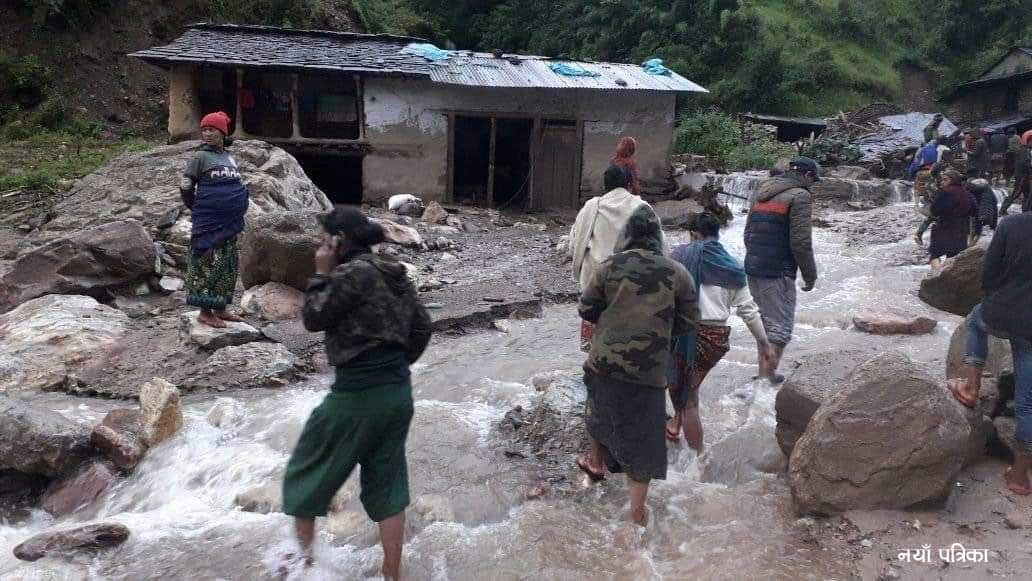 स्याङ्जामा पहिरोमा पुरिएका १० जनाको शव फेला