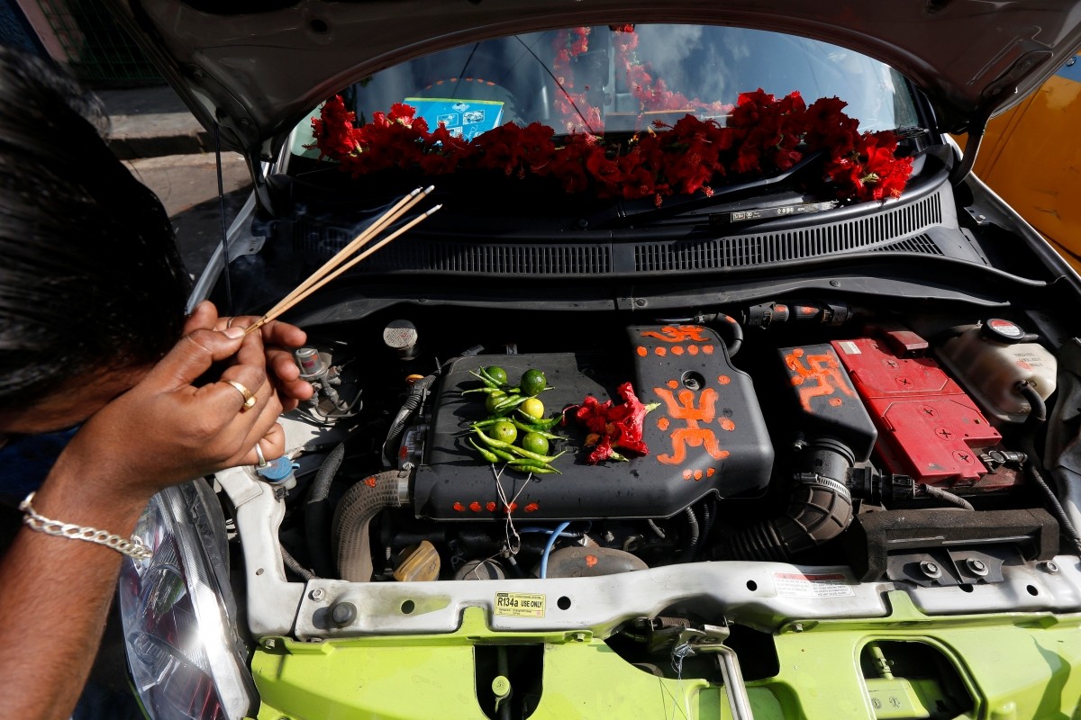 आज विश्वकर्मा पूजा मनाइँदै