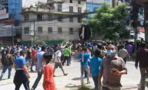 रातो मत्स्येन्द्रनाथको रथ तान्दा झडप, प्रहरीले हान्यो अश्रुग्यास
