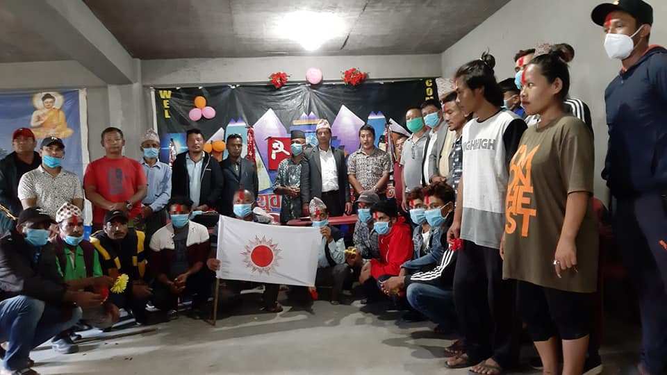 महाशिला गाउँपालिकामा नेकपाको जनपरिचालन अभियान, घरघरमा पुगेर गुनासो सुन्दै नेता र जनप्रतिनिधी