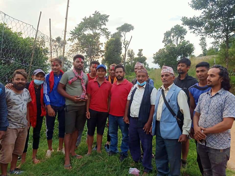 हामी यस्तै त हो नि ब्रो हिजो काँग्रेस आज नेकपा, भोलि…