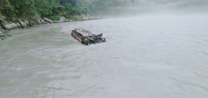 दुर्घटनाग्रस्त ट्याङ्करका चालक र सहचालक सम्पर्कमा आए