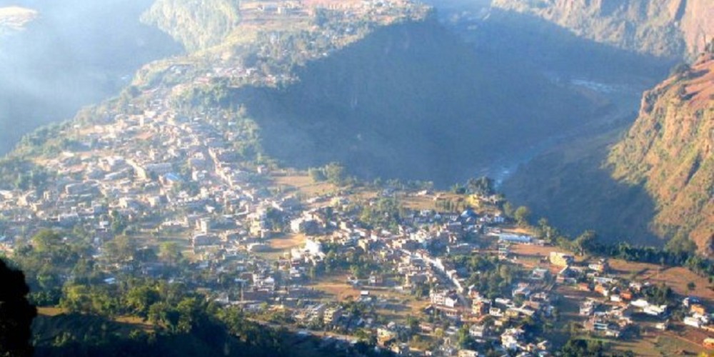 कुश्मा बजारमा कोरोना संक्रमण बढ्दो दरमा देखिएसंगै कुश्मा बजार एक हप्ताका लागि बन्द हुने .