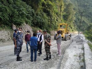 मध्यपहाडी लोकमार्गको ४ अर्व फिर्ता