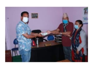 जलजला ८ वडा कार्यलय लाई अक्सिजन मेसिन खरिदका लागि मुक्ती प्रसाद जि सि द्यारा ५०,००० सहयोग