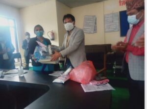 पर्बत अस्पताललाई अावश्यक पर्ने अक्सिजन नेपाली काङ्ग्रेस पर्बतले उपलब्ध गराउने केन्द्रीय सदस्य अर्जुन जोशीको घोषणा