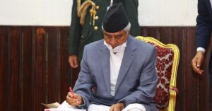 असोज मसान्तभित्र एकतिहाइ जनसंख्यालाई कोभिड खोप उपलब्ध गराउने देउवा सरकारको पहिलो निर्णय