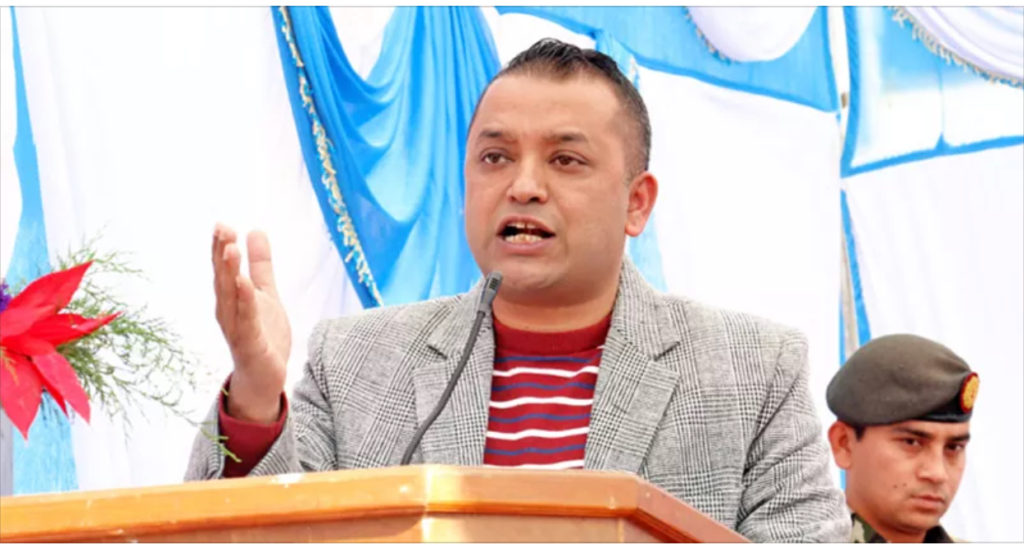 सरकार संसद्सँग डराउनुपर्छ : गगन थापा