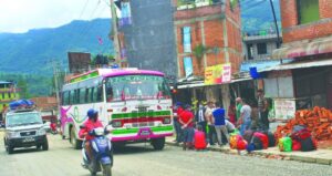 पर्वतमा अढाई महिनापछि सार्वजनिक यातायात सञ्चालनमा