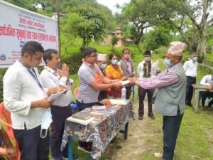 फलेवासका भैसीपालक किसानलाई अनुदान रकम वितरण