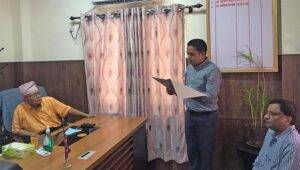 लुम्बिनी प्रदेश : विपक्षी गठबन्धनले प्रदेश प्रमुख शेरचनलाई बुझाए बहुमत सांसदको हस्ताक्षर
