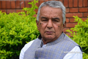 पौडेल समूहका सभापतिका आकांक्षीको बैठक बत्तिसपुतलीमा