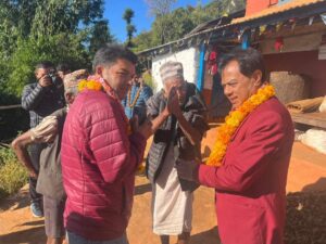 पर्वतको विकास र समृद्धिको नेतृत्व आफूहरूले गर्ने गठबन्धनका उम्मेदवार जोशी र कुँवरको प्रतिबद्धता