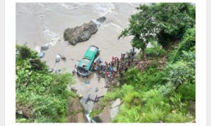 धादिङ बस दुर्घटना : मृतक मध्ये ३ जनाको सनाखत, पर्वतका १ जनाको मृत्यु,