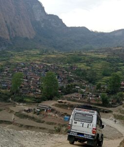 धवालगिरीको खिवाङ गाउँमा गाडी पुग्यो