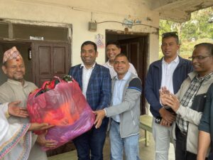 पत्रकार महासंघ पर्वतद्धारा गुप्तेश्वर संस्कृत पाठशालालाई ब्लाङ्केट सहयोग