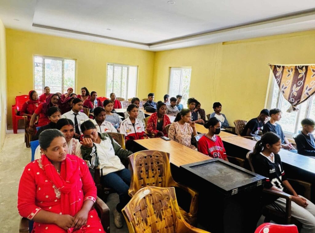 प्राविधिक शिक्षा अध्ययनरत तथा उत्कृष्ट दलित विद्यार्थीलाई जलजलाको नगद सहित सम्मान