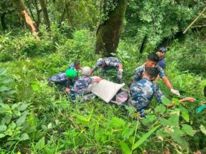 पर्वतको दोबिल्ला–फलेवास सडकमा ट्याक्टर दुर्घटना : दुई जनाको मृत्यु